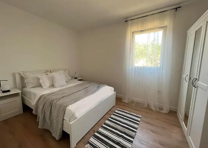 Kucica Uz S Privatnim Dvorom * Vinišće