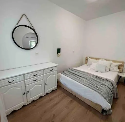 Dom wakacyjny Kucica Uz S Privatnim Dvorom Vinišće