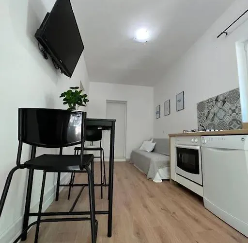 Kucica Uz S Privatnim Dvorom Vinišće