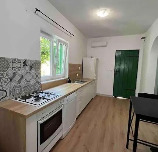 Dom wakacyjny Kucica Uz S Privatnim Dvorom