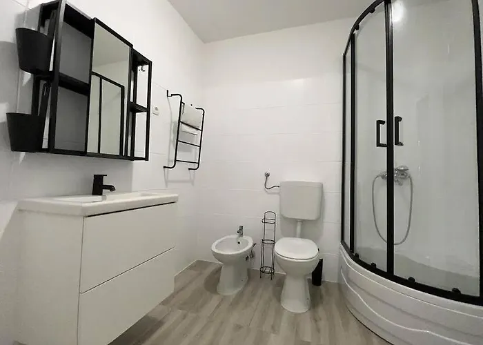 Kucica Uz S Privatnim Dvorom *